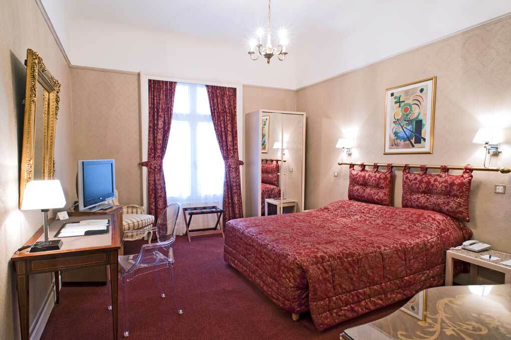Grand Hotel Bellevue - Grand Place Lille Exterior foto
